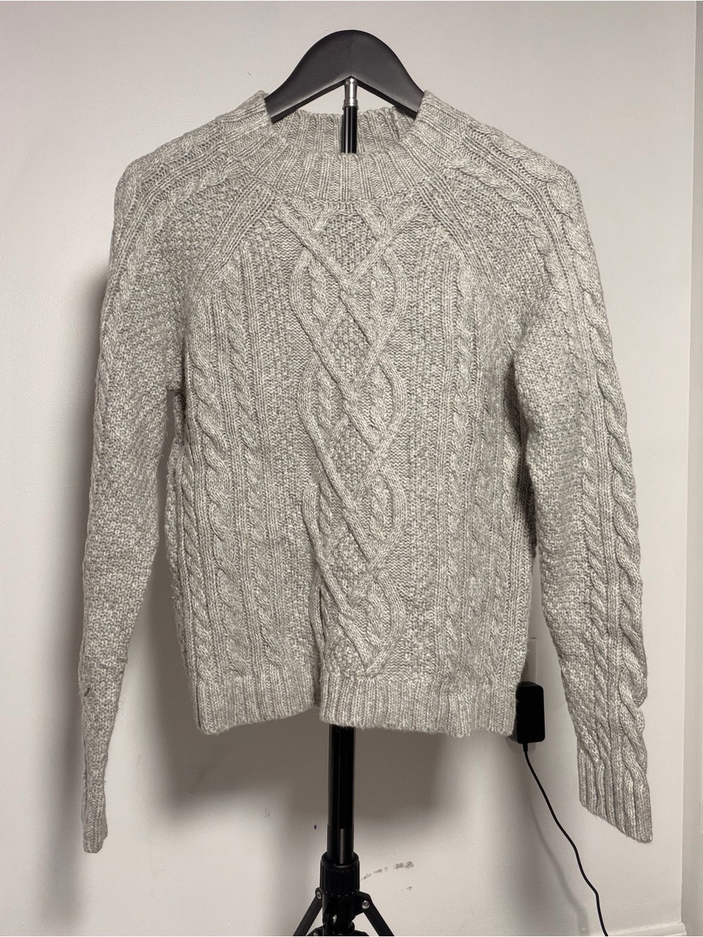 Abercrombie & Fitch Light Gray Cable Crewneck Sweater